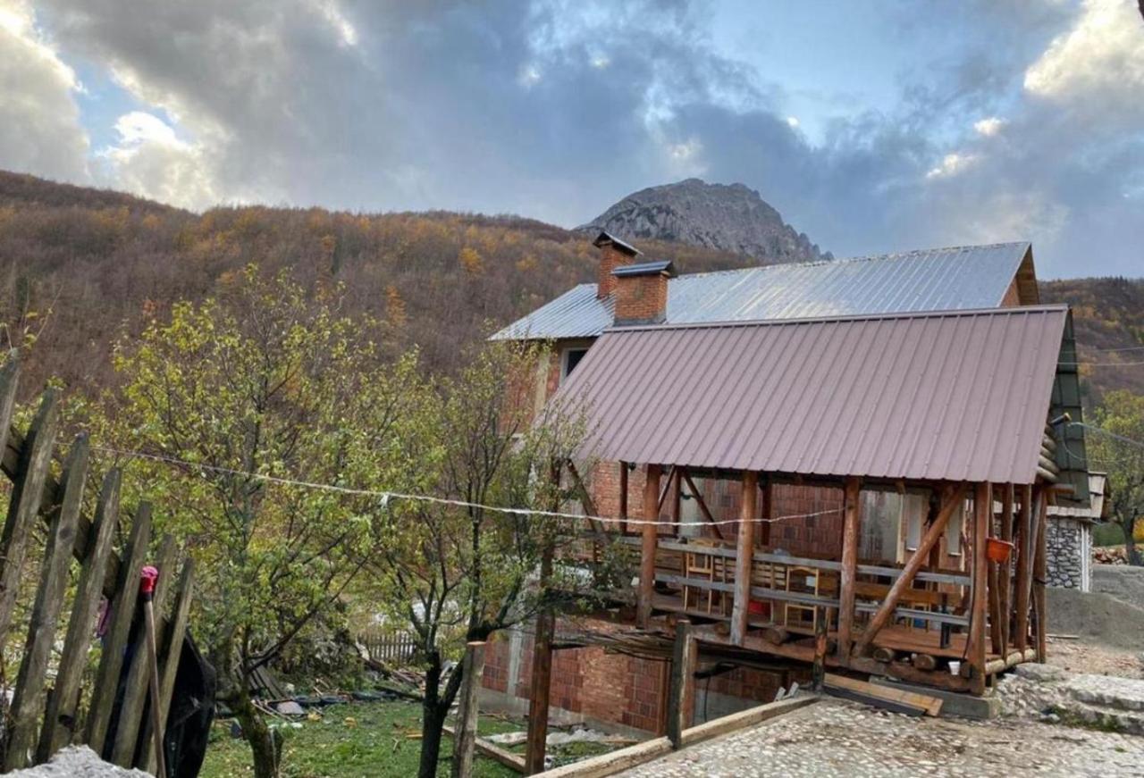 Guest House Kukaj Valbone Buitenkant foto